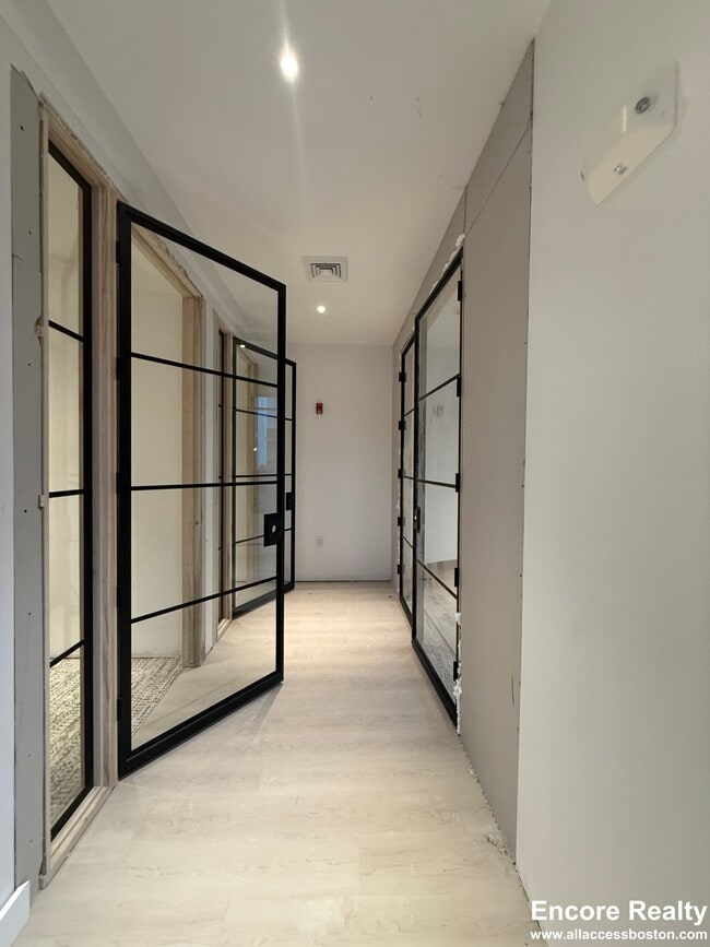 Building Photo - 199 Gardner St