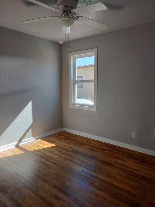 Building Photo - Beautiful Newly Renovated 3 Bedroom Home! ...