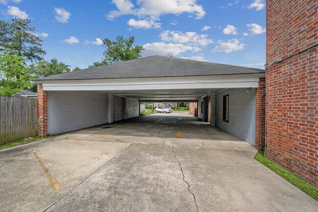 Building Photo - 4222 Perkins Rd