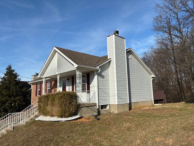 Building Photo - 1331 AmandaJo Drive