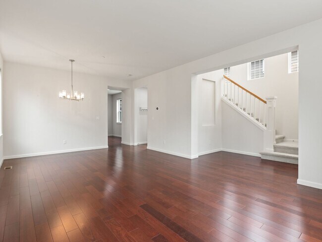 Building Photo - Spacious 4Bd Redmond Home