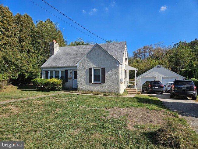 Building Photo - 3026 Crescent Ave