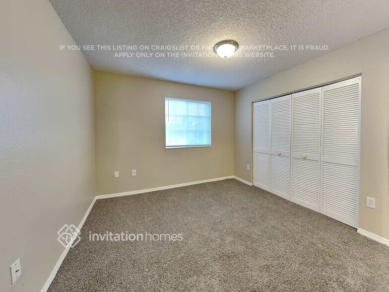 Building Photo - 414 Lakeside Cir