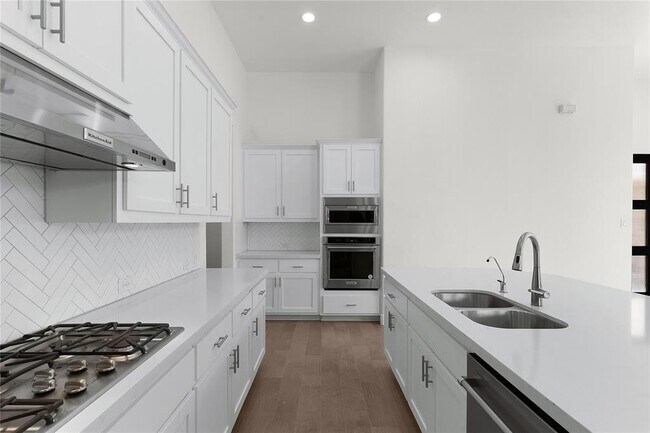 Building Photo - 746 Faith Dr