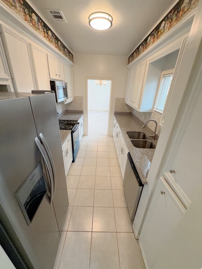 Building Photo - 11852 Taylorcrest Rd