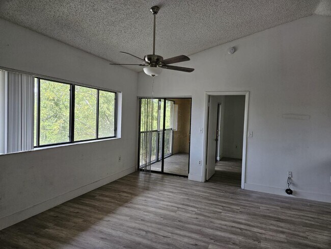 Building Photo - 2445 SW 18th Terrace