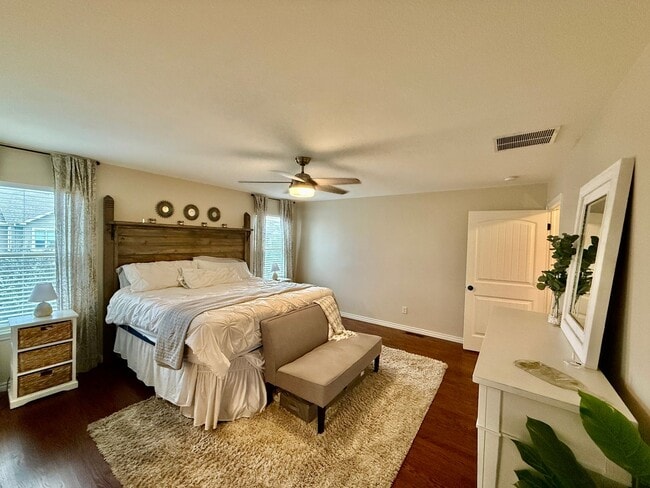 Building Photo - Spacious & Stylish 5-Bedroom Home in Wolf ...