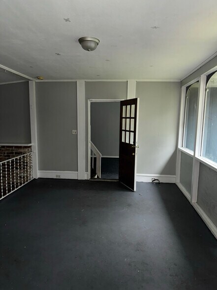 Building Photo - 690 Webster St