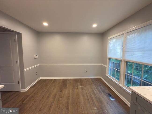 Building Photo - 3945 Wilcoxson Dr