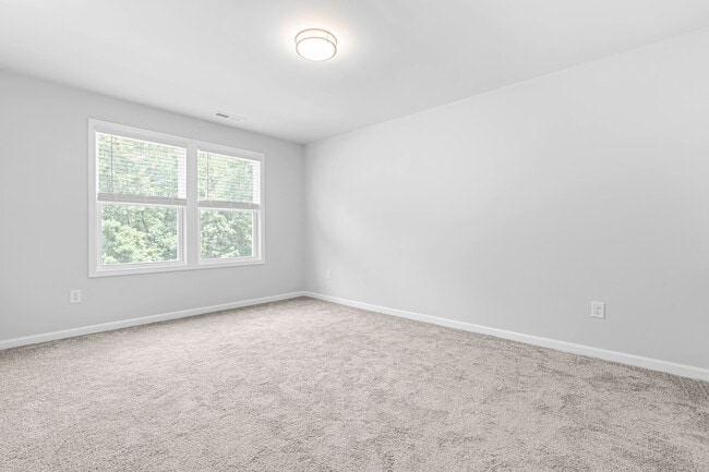 Building Photo - 252 Shingle Oak Rd