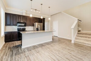 Building Photo - 2242 Cross Colony Dr