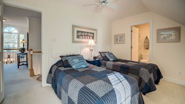 Building Photo - 203 Whiting Ln