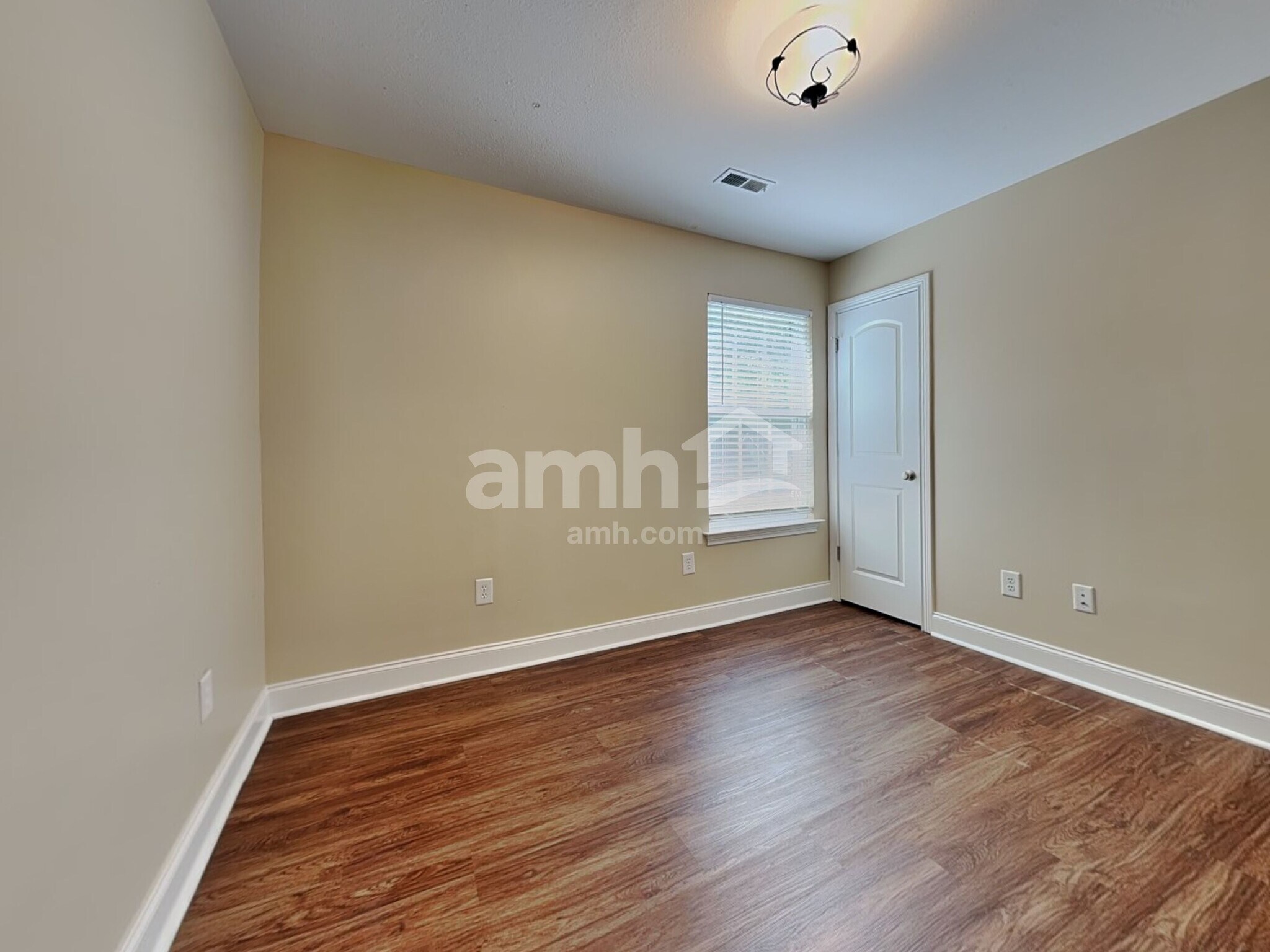 Building Photo - 10916 Parkgate Ln