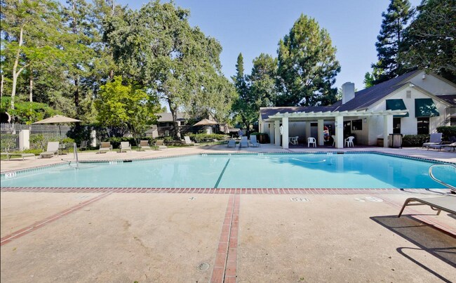 Building Photo - 5194 Makati Cir