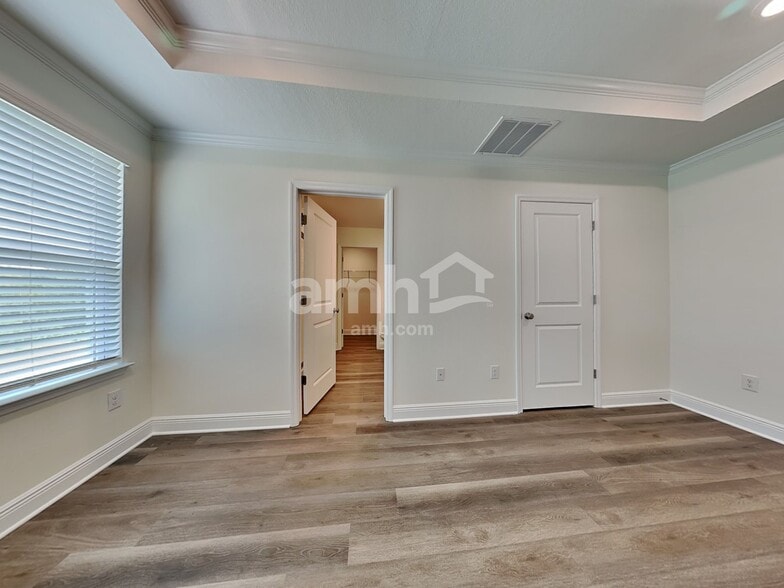 Building Photo - 27212 St Andrews Ave