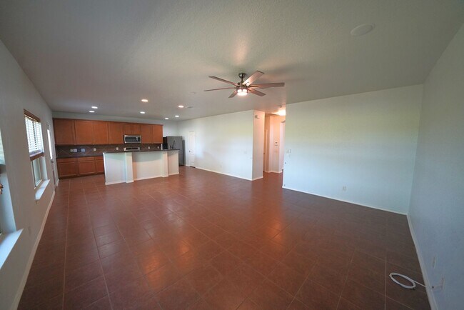 Building Photo - Great 4 Bedroom Home Now Available in Cibo...