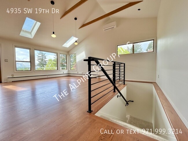 Building Photo - 4935 SW 19th Dr