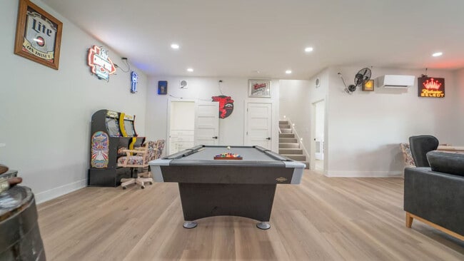 Building Photo - 10573 Jasper Ln