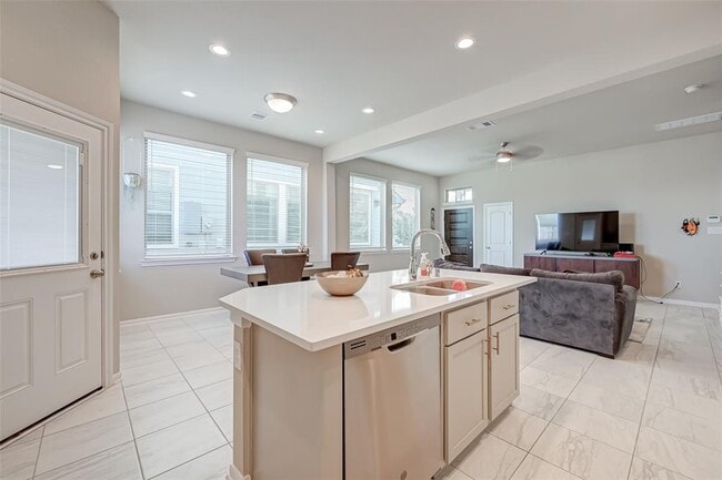 Building Photo - 2523 Terrace Point Dr