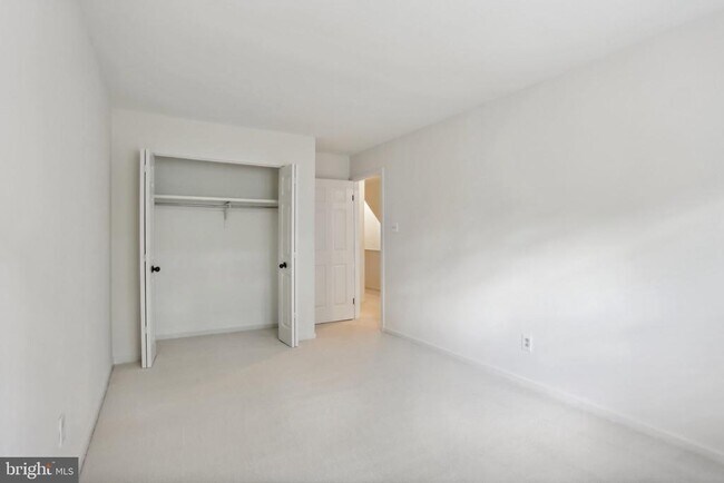 Building Photo - 3202 Eaton Ct