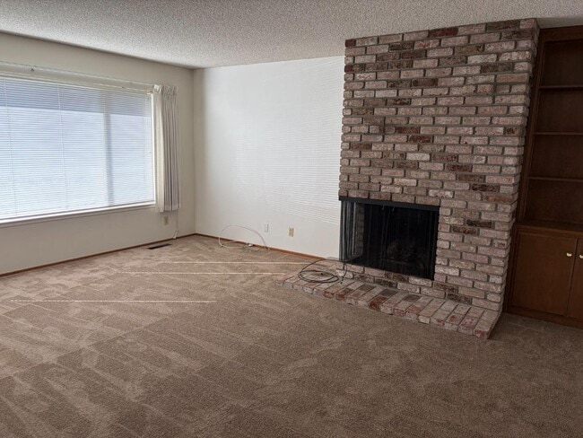 Building Photo - 1355 Palos Verdes Dr