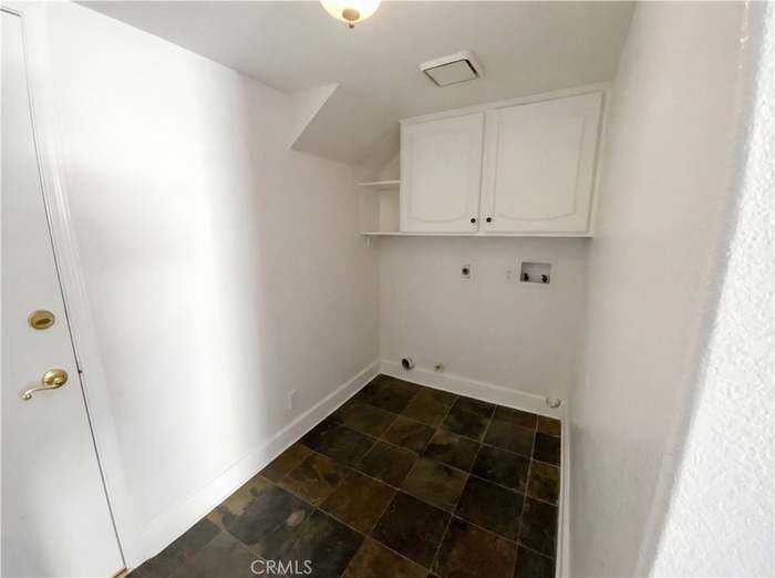 Building Photo - 3303 Deaver Dr