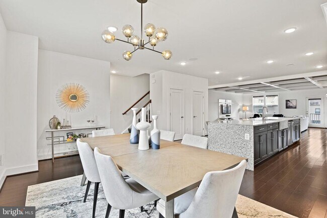 Building Photo - 44742 Tiverton Sq