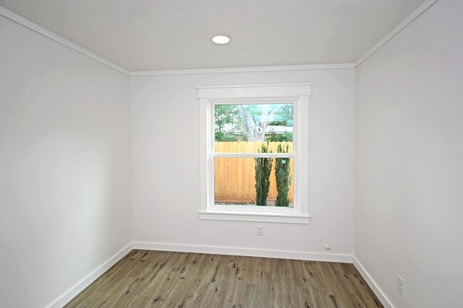 Building Photo - 442 Rothe Loop