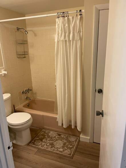 Building Photo - 1 Lancelot Court