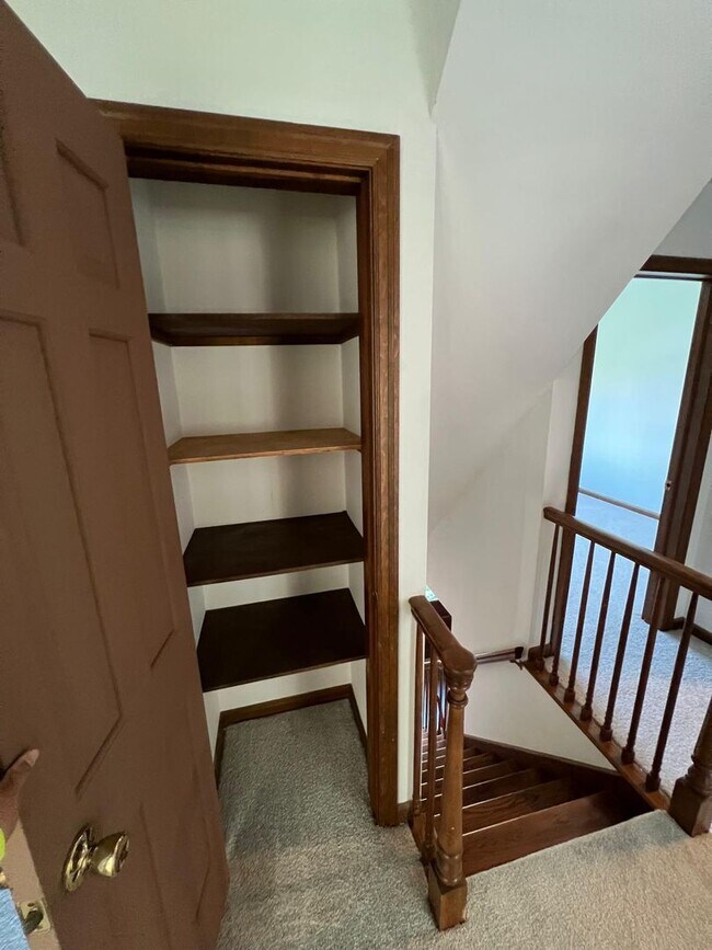 Building Photo - 4 BR 2 1/2 BA Single Family Home Birdsboro
