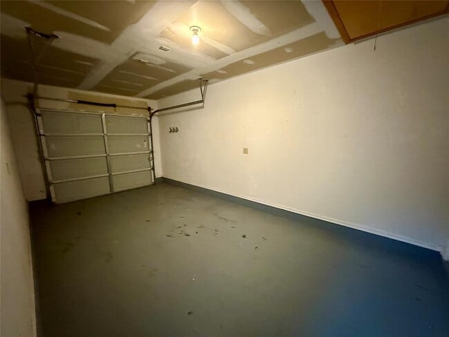 Building Photo - 5 Lombardy Pl