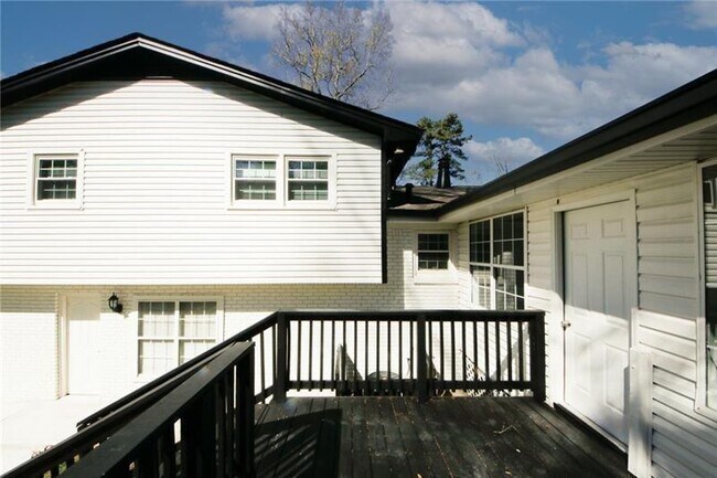 Building Photo - 1616 W Kellogg Cir