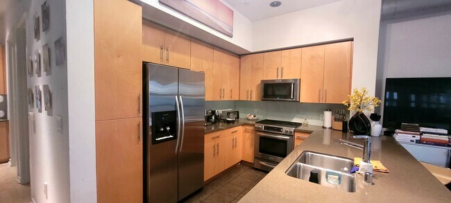 Building Photo - 133 The Promenade N