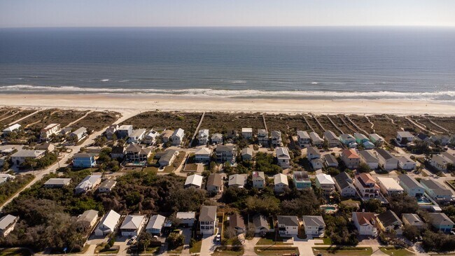Building Photo - Pelican Way