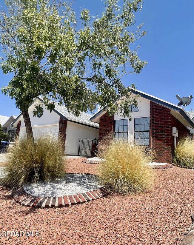Building Photo - 1300 Desert Jewel Dr