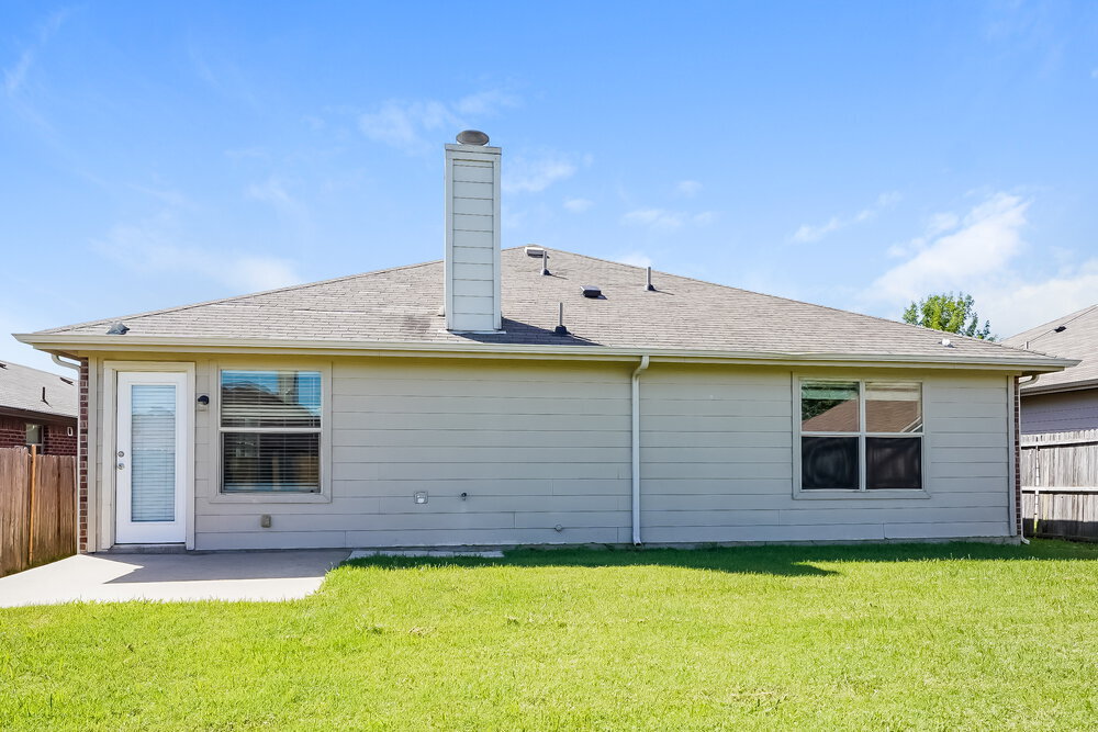 Building Photo - 2033 Club Oak Dr
