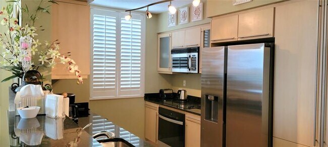 Building Photo - 2080 S Ocean Dr