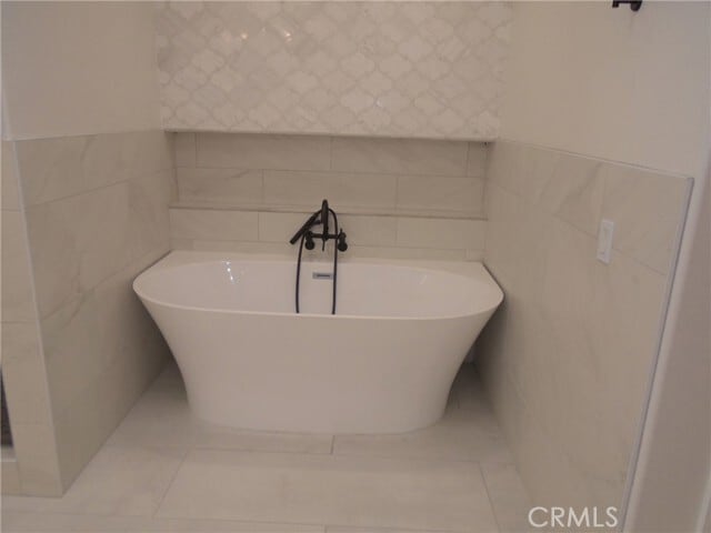 Building Photo - 790 Vía Santa Catarina