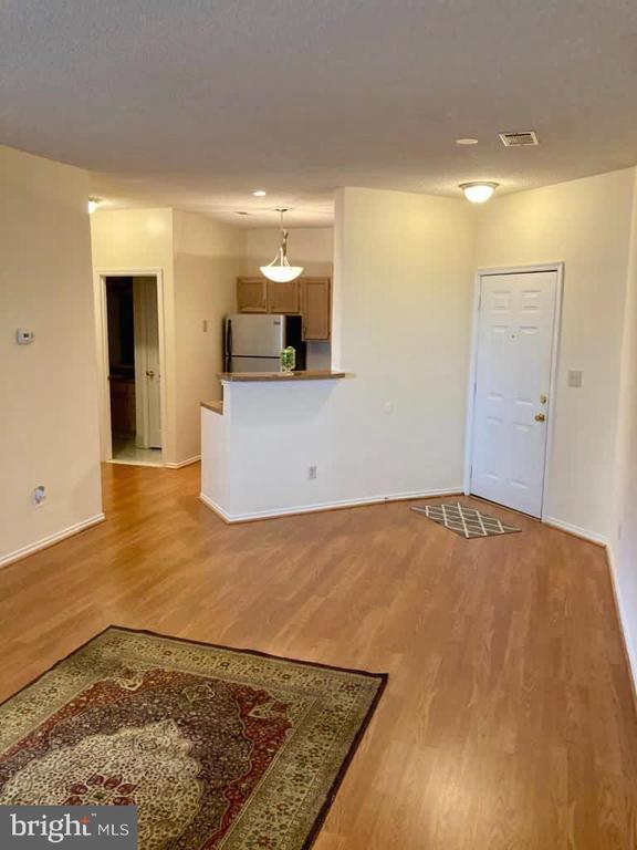 Building Photo - 13085 Autumn Woods Way