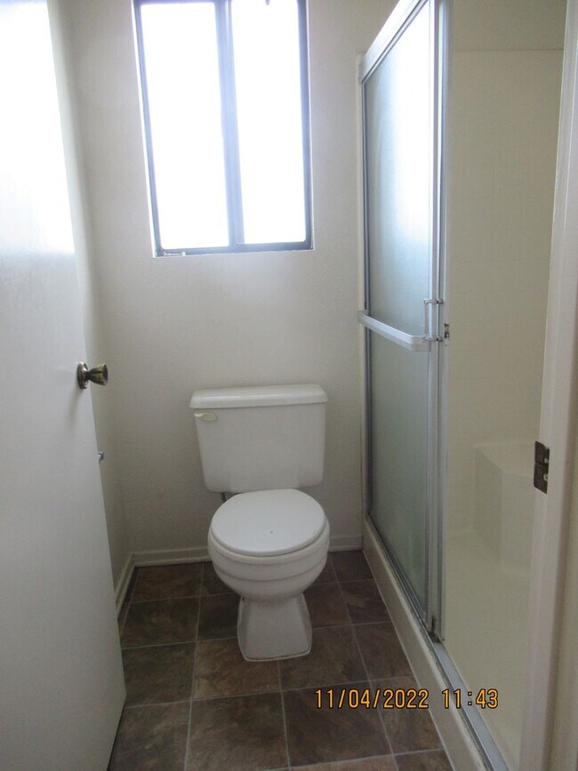 Building Photo - 1220 Iris Ct