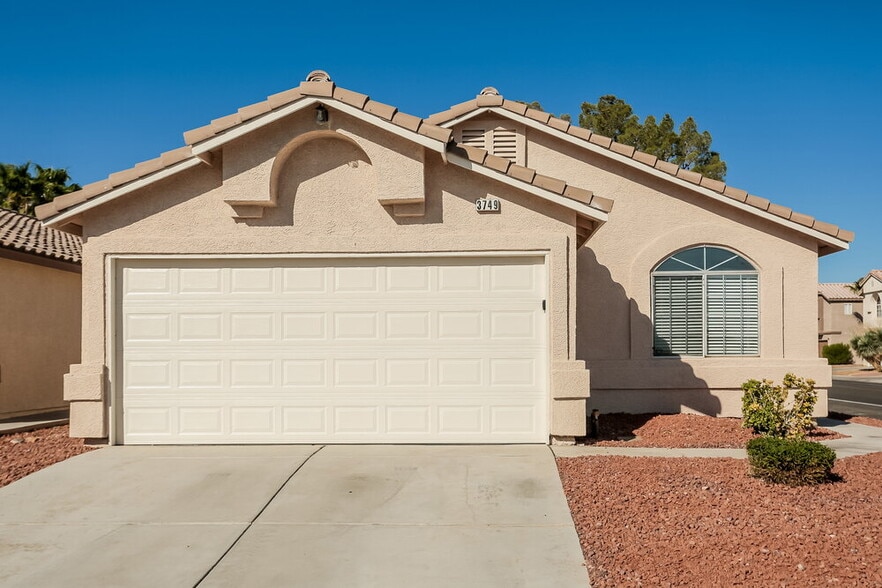 Primary Photo - 3749 Copper Keg Ct