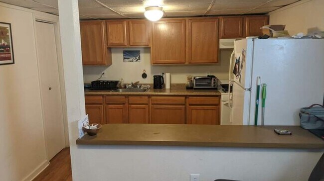 Building Photo - Garden-Level 1 Bed in Downtown Golden – $1...