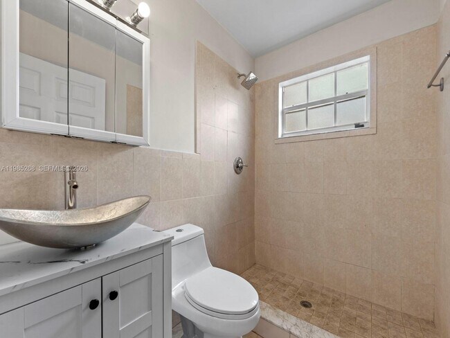 Building Photo - 3605 SW 122nd Pl