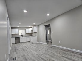 Building Photo - 1529 Delaware Ave