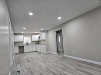Building Photo - 1529 Delaware Ave