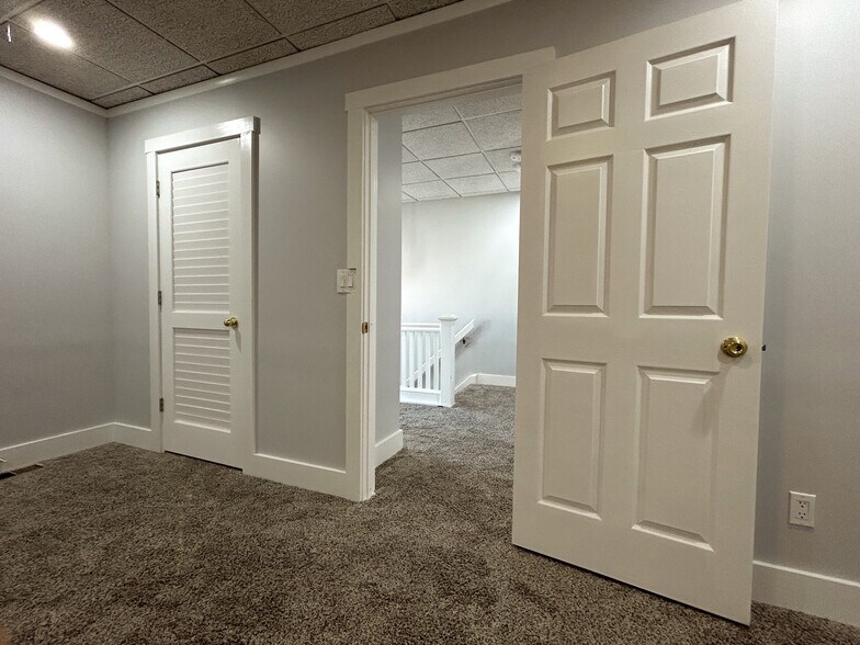Bedroom - 706 E Main St