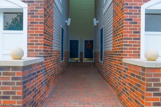 Building Photo - 911 Hawley Ct