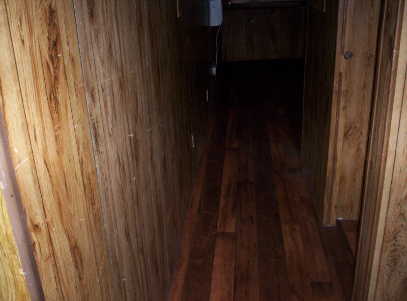 Building Photo - 547 Creekside Dr