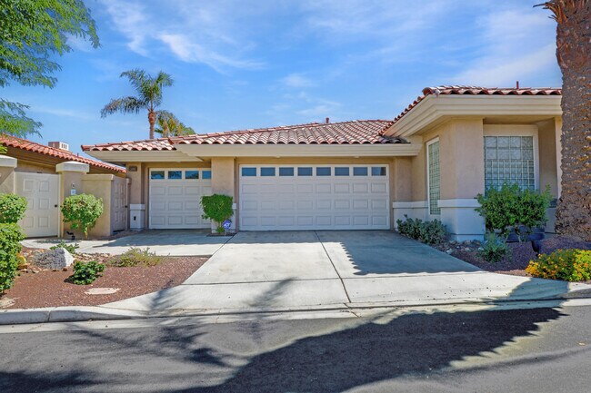 Building Photo - 901 Deer Haven Cir