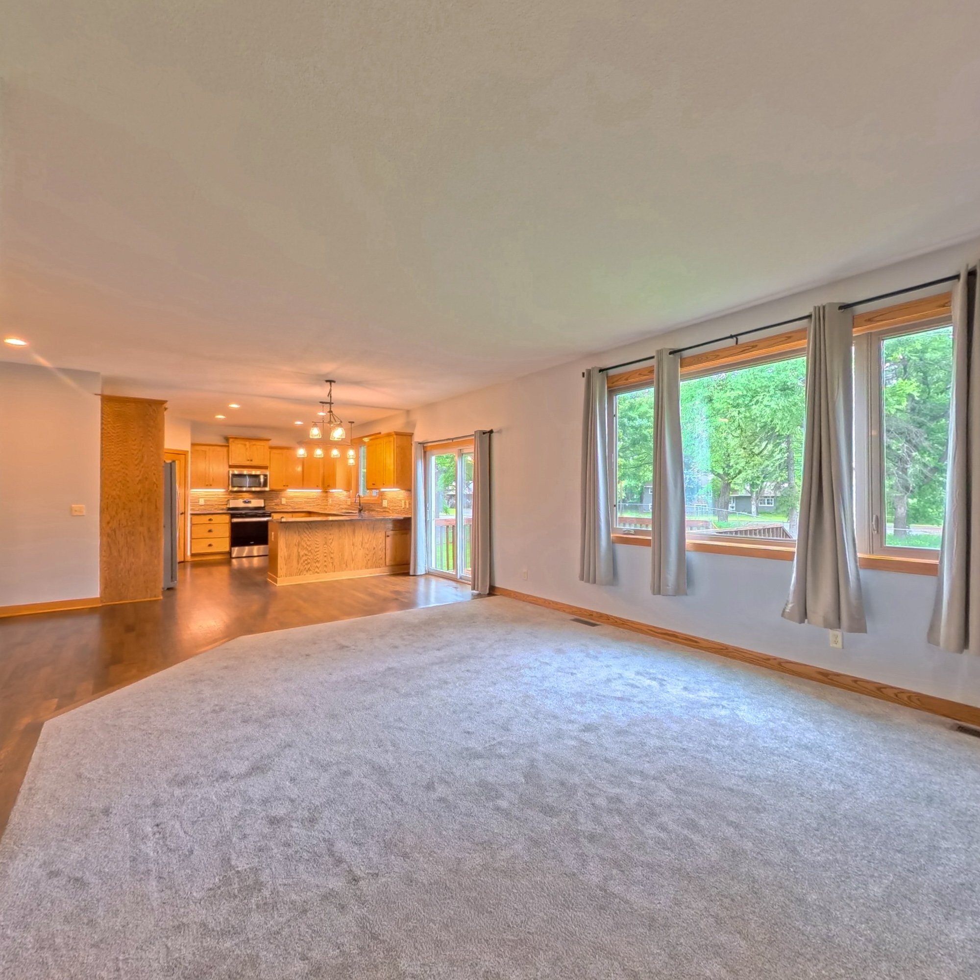 Building Photo - 11956 Castle Rock Ct N